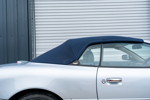 2002 Aston Martin DB7 Vantage Volante V12 zum Verkauf (Bild 85 von 140)