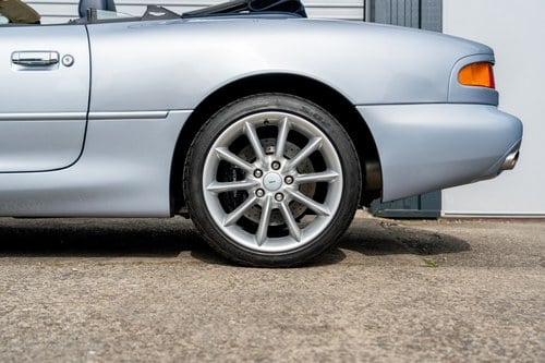 2002 Aston Martin DB7 Vantage Volante V12 zum Verkauf (Bild 17 von 140)