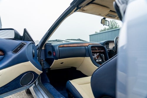 2002 Aston Martin DB7 Vantage Volante V12 zum Verkauf (Bild 33 von 140)