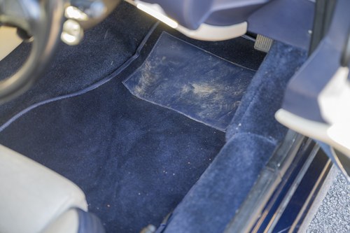 2001 Aston Martin DB7 Vantage Convertible For Sale (picture 42 of 172)