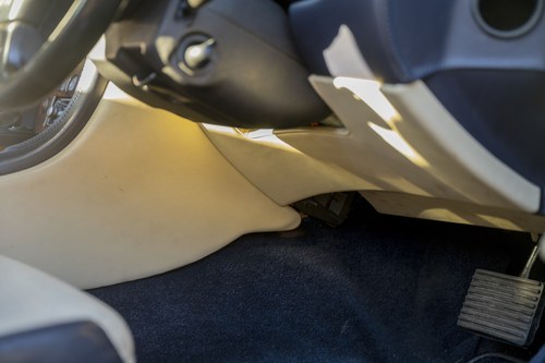 2001 Aston Martin DB7 Vantage Convertible For Sale (picture 44 of 172)