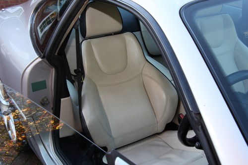 RESERVE LOWERED - 2001 Aston Martin DB7 Vantage For Sale (picture 43 of 176)