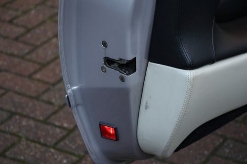 RESERVE LOWERED - 2001 Aston Martin DB7 Vantage For Sale (picture 55 of 176)
