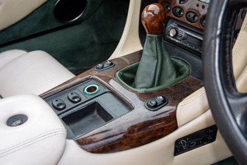 1996 Aston Martin DB7 Volante Manual For Sale (picture 98 of 247)