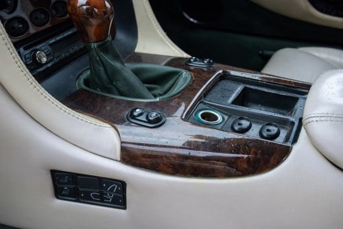 1996 Aston Martin DB7 Volante Manual For Sale (picture 118 of 247)