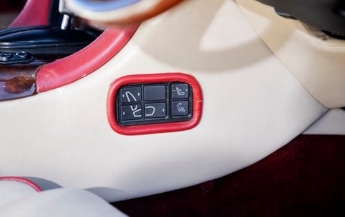 1995 Aston Martin DB7 In vendita (immagine 35 di 123)