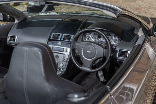 2006 - Aston Martin DB9 Volante Manual In vendita (immagine 76 di 133)