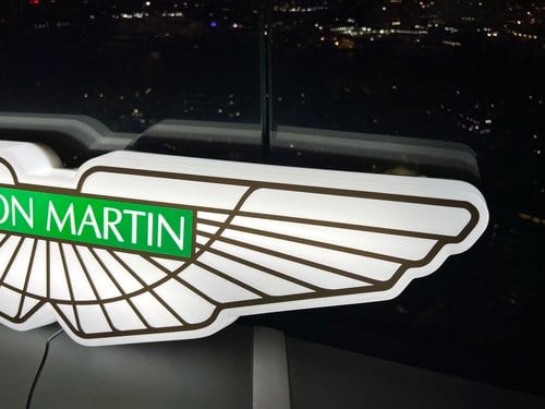 NO RESERVE - Illuminated Aston Martin Sign zum Verkauf (Bild 5 von 36)