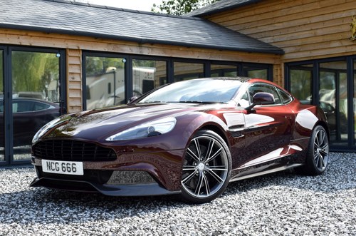 2015 Aston Martin Vanquish Carbon Edition 980 miles! Presented Virtually As New zum Verkauf (Bild 1 von 149)