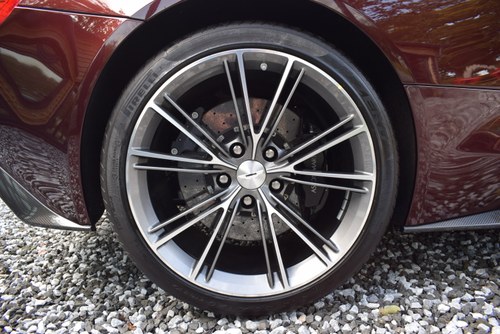 2015 Aston Martin Vanquish Carbon Edition 980 miles! Presented Virtually As New zum Verkauf (Bild 18 von 149)