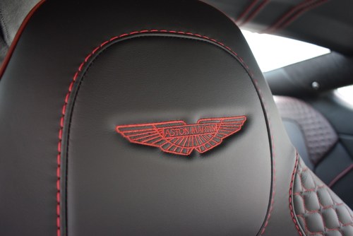 2015 Aston Martin Vanquish Carbon Edition 980 miles! Presented Virtually As New zum Verkauf (Bild 36 von 149)