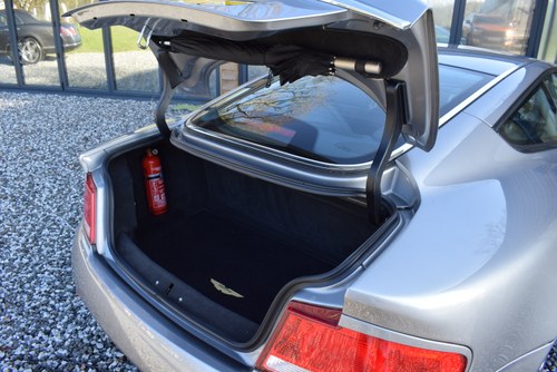 2002 Aston Martin V12 Vanquish - Only 11,757 miles! In vendita (immagine 58 di 147)