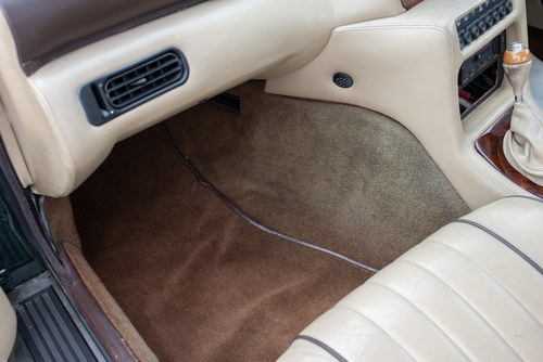 1992 Aston Martin Virage In vendita (immagine 46 di 258)