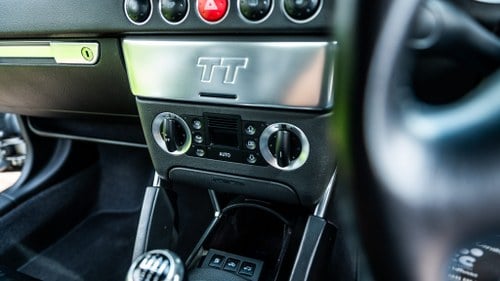 2001 Audi TT Quattro à venda (imagem 29 de 185)