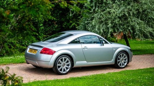 2001 Audi TT Quattro à venda (imagem 9 de 185)