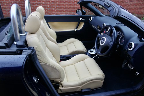 NO RESERVE - 2005 Audi TT 3.2 V6 Roadster DSG In vendita (immagine 60 di 132)