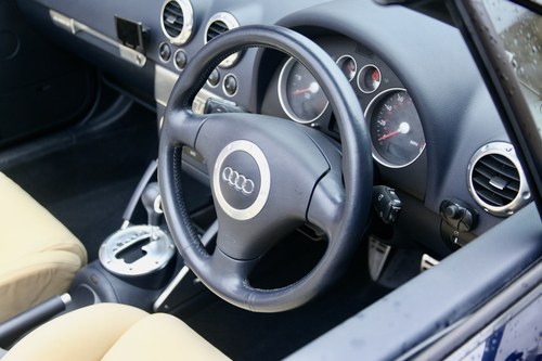 NO RESERVE - 2005 Audi TT 3.2 V6 Roadster DSG In vendita (immagine 41 di 132)