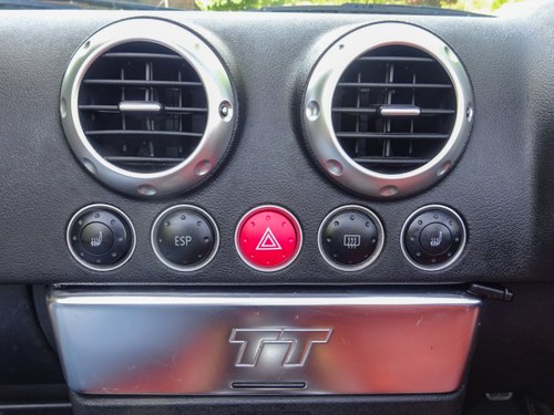 2002 Audi TT Roadster Mk1 with Baseball Glove Interior In vendita (immagine 44 di 122)