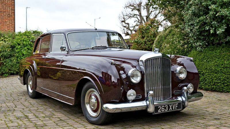 1956 Bentley S1 Saloon by H J Mulliner For Sale (picture 1 of 174)
