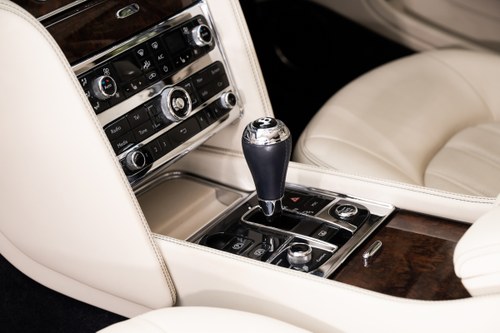 2011 Bentley Mulsanne zum Verkauf (Bild 40 von 192)