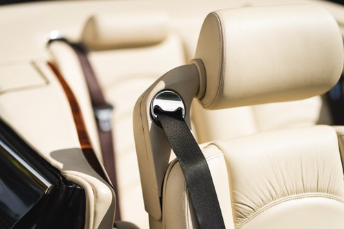 1998 Bentley Azure convertible Te koop (foto 58 van 140)