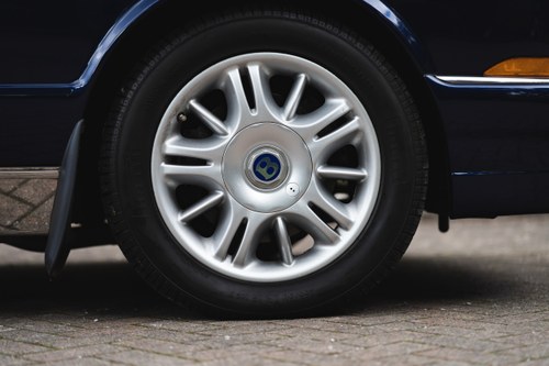 1998 Bentley Azure convertible Te koop (foto 12 van 140)