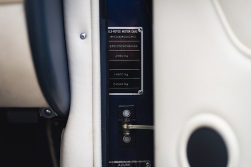 1998 Bentley Azure convertible Te koop (foto 37 van 140)