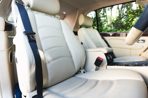 1998 Bentley Azure convertible Te koop (foto 66 van 140)