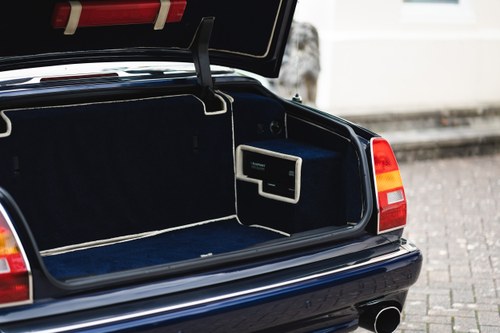 1998 Bentley Azure convertible Te koop (foto 76 van 140)