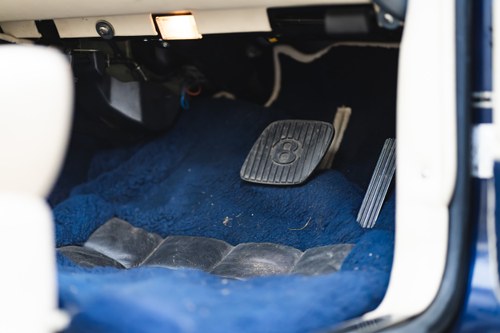 1998 Bentley Azure convertible Te koop (foto 35 van 140)