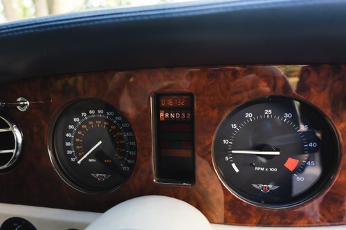 1998 Bentley Azure convertible Te koop (foto 63 van 140)