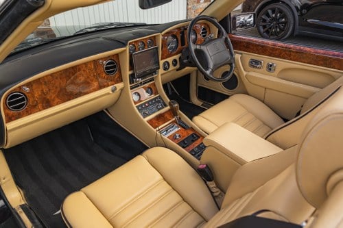 1997 Bentley Azure In vendita (immagine 22 di 128)