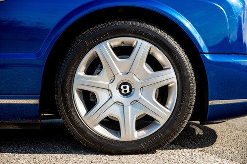 2007 Bentley Azure zum Verkauf (Bild 21 von 107)