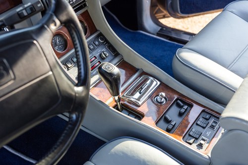 1996 Bentley Azure (LHD) Te koop (foto 38 van 169)