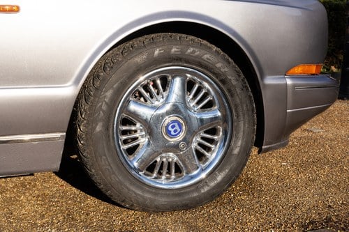 1996 Bentley Azure (LHD) Te koop (foto 24 van 169)