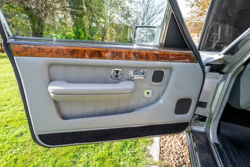 1995 Bentley Brooklands Limousine In vendita (immagine 18 di 148)