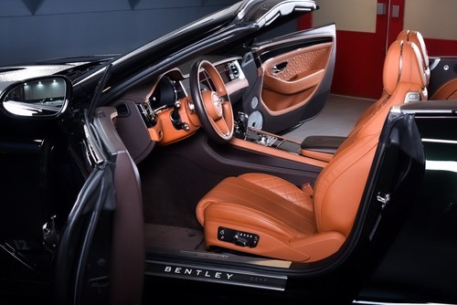 2020 Bentley Continental GT Convertible zum Verkauf (Bild 29 von 95)