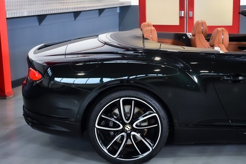 2020 Bentley Continental GT Convertible zum Verkauf (Bild 59 von 95)