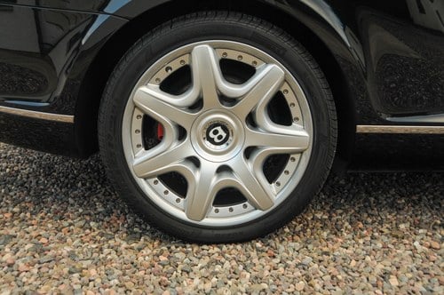 2005 Bentley Continental GT W12 à vendre (picture 28 of 143)