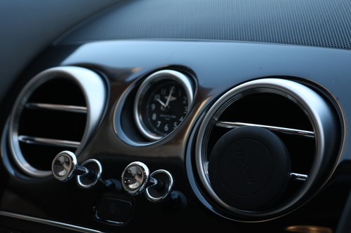 2015 Bentley Flying Spur In vendita (immagine 23 di 128)