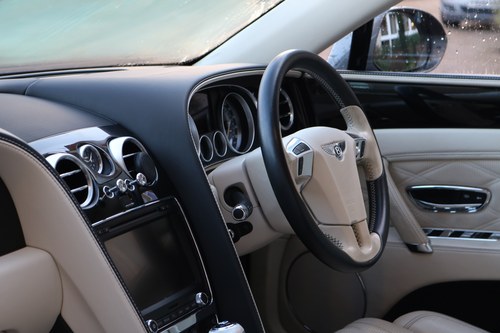 2015 Bentley Flying Spur In vendita (immagine 16 di 128)