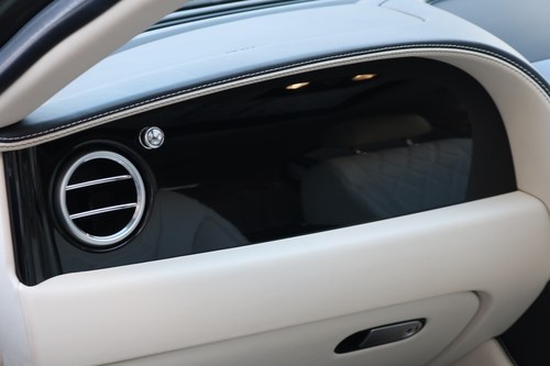 2015 Bentley Flying Spur In vendita (immagine 35 di 128)