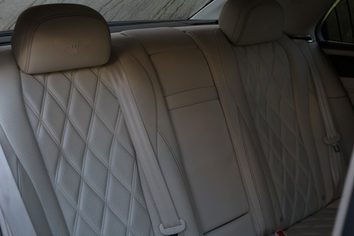 2015 Bentley Flying Spur In vendita (immagine 51 di 128)