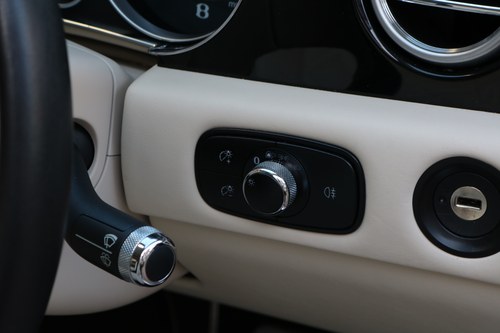 2015 Bentley Flying Spur In vendita (immagine 49 di 128)