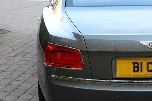 2015 Bentley Flying Spur In vendita (immagine 81 di 128)