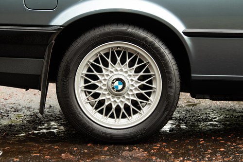 1988 BMW 325i Manual 2-door (E30) Te koop (foto 15 van 137)