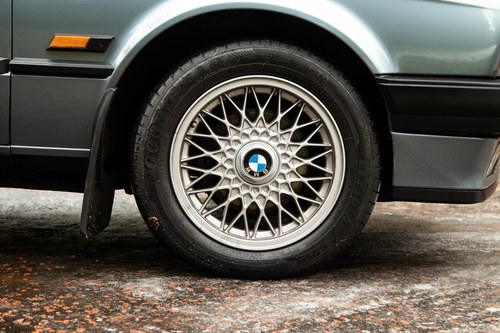 1988 BMW 325i Manual 2-door (E30) Te koop (foto 16 van 137)