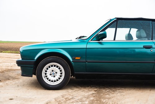 1992 BMW E30 320i Cabriolet Te koop (foto 81 van 122)