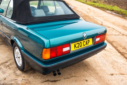 1992 BMW E30 320i Cabriolet Te koop (foto 85 van 122)