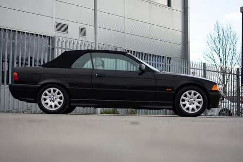 1997 BMW 318i Convertible For Sale (picture 12 of 146)